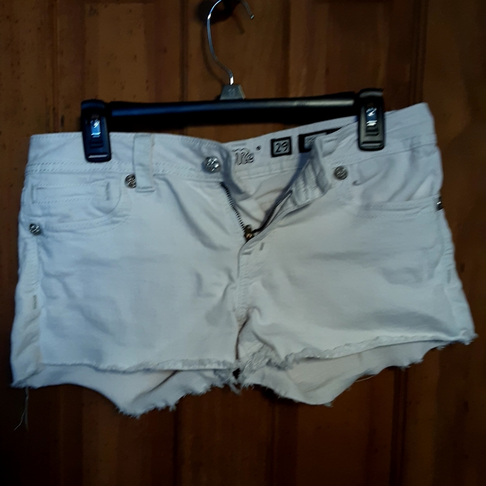 Miss Me size 29 White Short Shorts